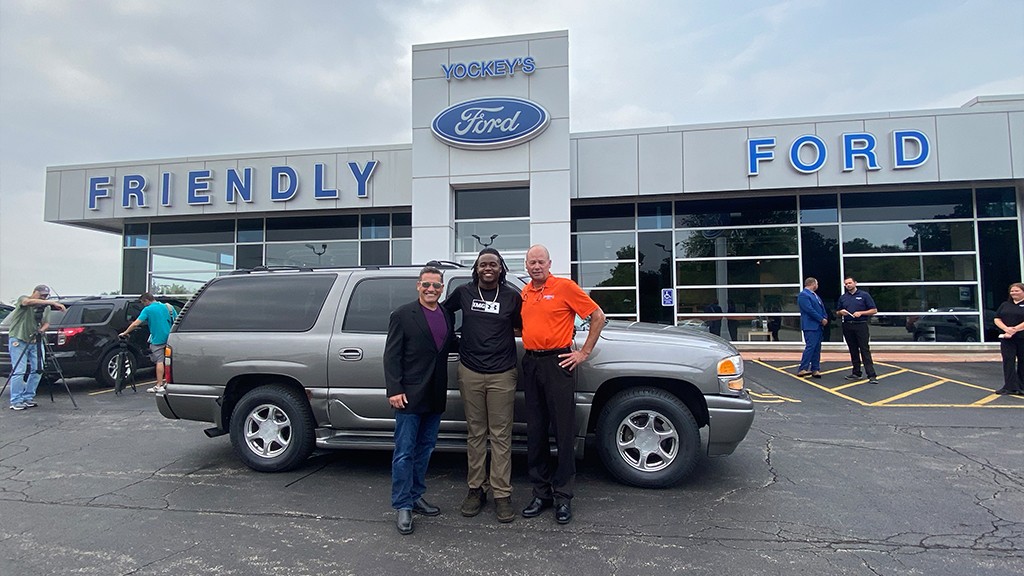 Chicago-Area Ford Dealer Covers $8,000 Auto Repair Bill for Local Man Who Was Walking Three Hours to Work