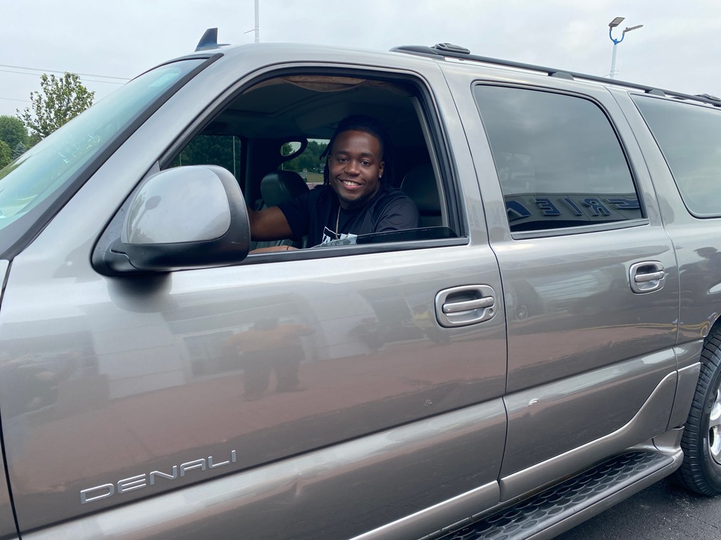 Chicago-Area Ford Dealer Covers $8,000 Auto Repair Bill for Local Man Who Was Walking Three Hours to Work